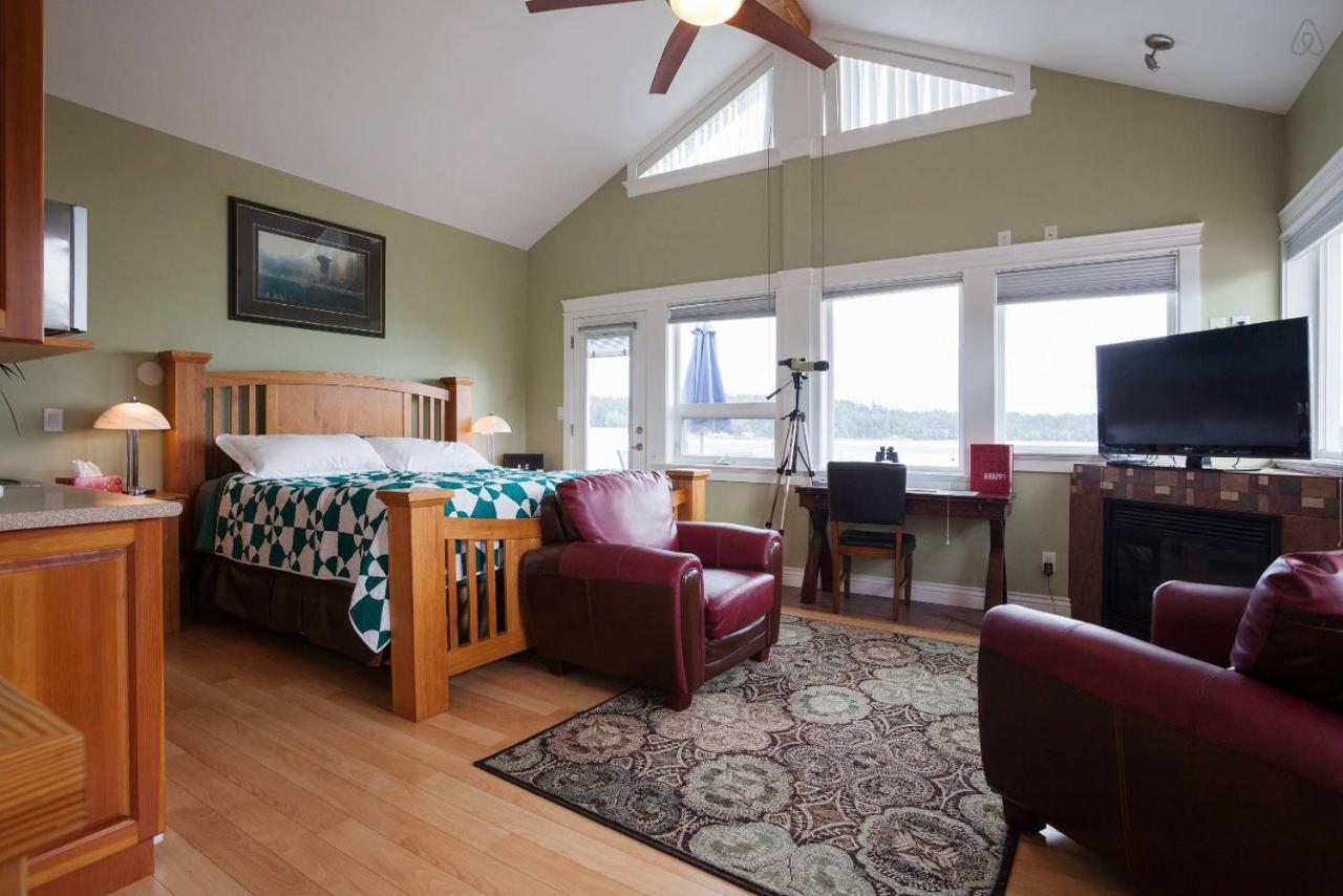 Birds Of A Feather Victoria Oceanfront Studio Suites Colwood Eksteriør billede