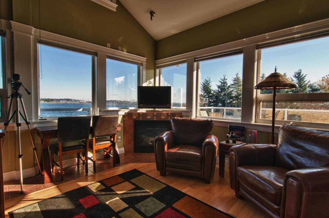 Birds Of A Feather Victoria Oceanfront Studio Suites Colwood Eksteriør billede