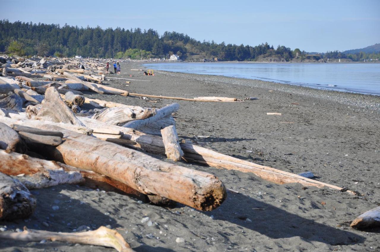 Birds Of A Feather Victoria Oceanfront Studio Suites Colwood Eksteriør billede