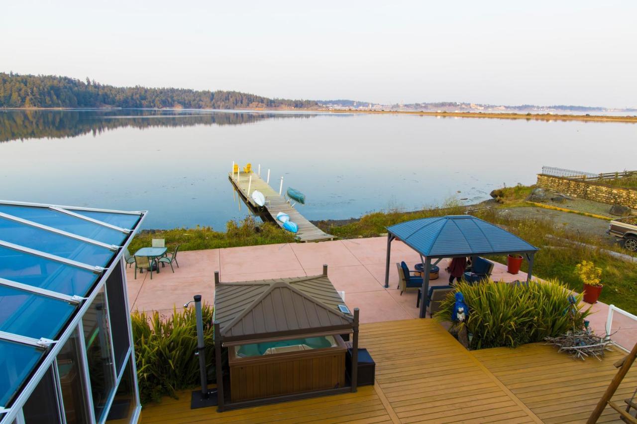 Birds Of A Feather Victoria Oceanfront Studio Suites Colwood Eksteriør billede