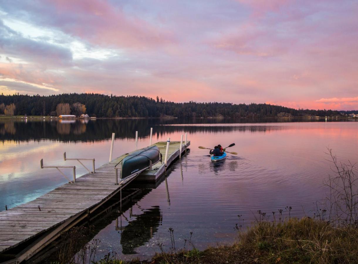Birds Of A Feather Victoria Oceanfront Studio Suites Colwood Eksteriør billede