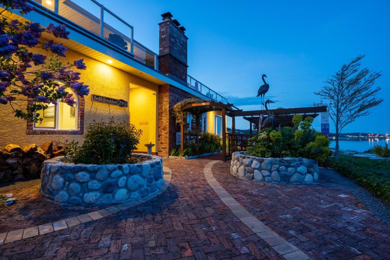 Birds Of A Feather Victoria Oceanfront Studio Suites Colwood Eksteriør billede