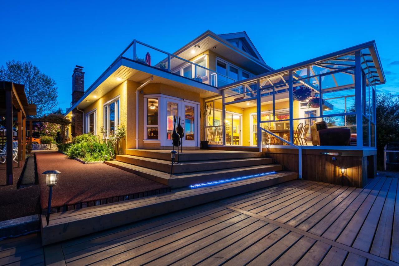 Birds Of A Feather Victoria Oceanfront Studio Suites Colwood Eksteriør billede