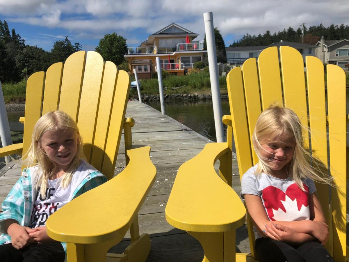 Birds Of A Feather Victoria Oceanfront Studio Suites Colwood Eksteriør billede