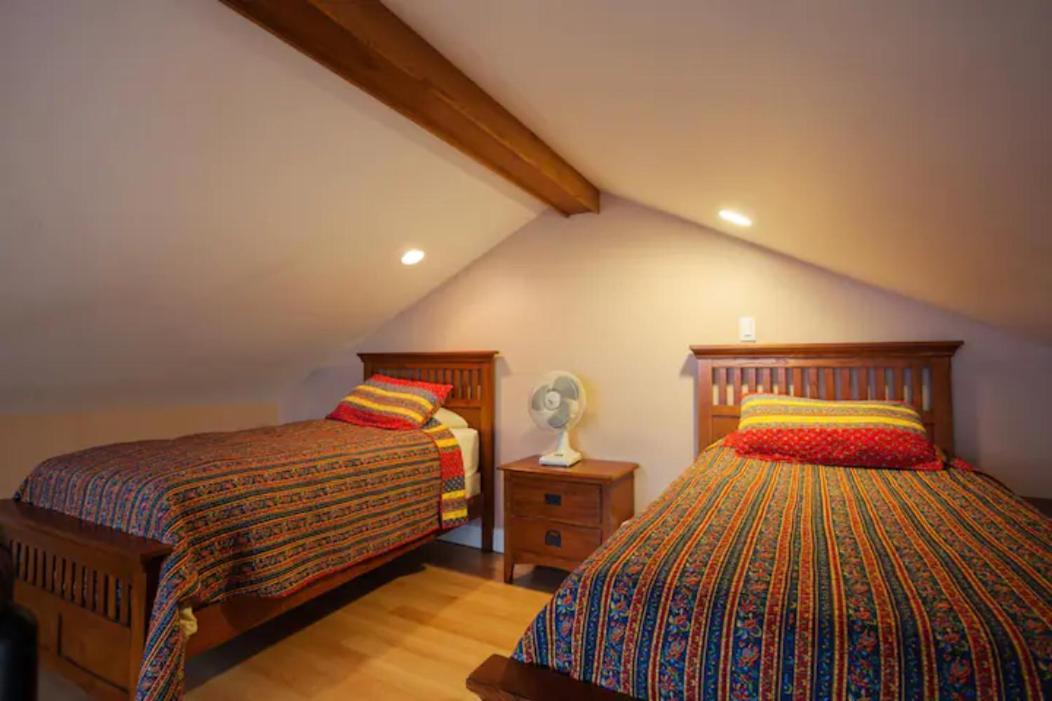 Birds Of A Feather Victoria Oceanfront Studio Suites Colwood Eksteriør billede