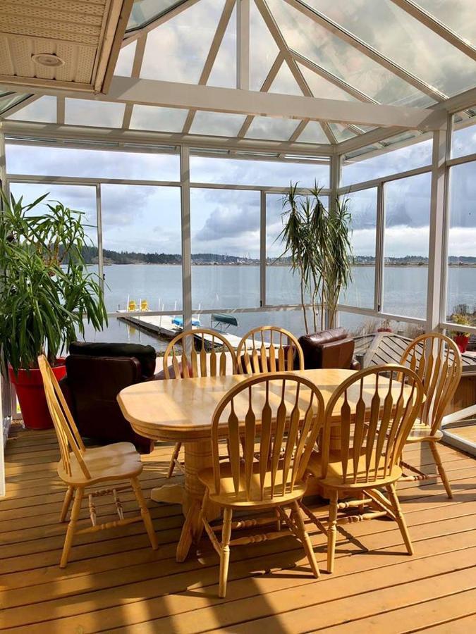 Birds Of A Feather Victoria Oceanfront Studio Suites Colwood Eksteriør billede