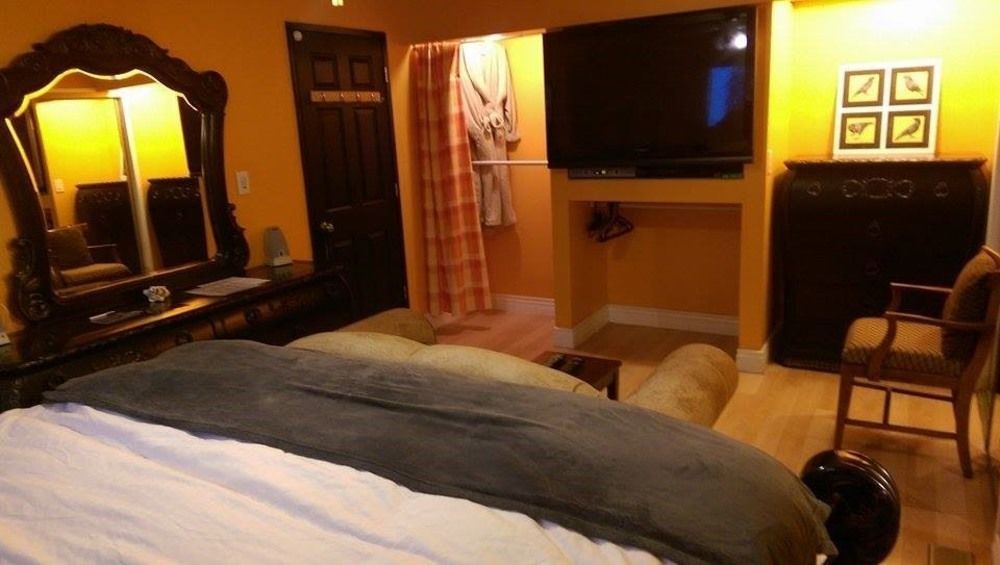 Birds Of A Feather Victoria Oceanfront Studio Suites Colwood Eksteriør billede