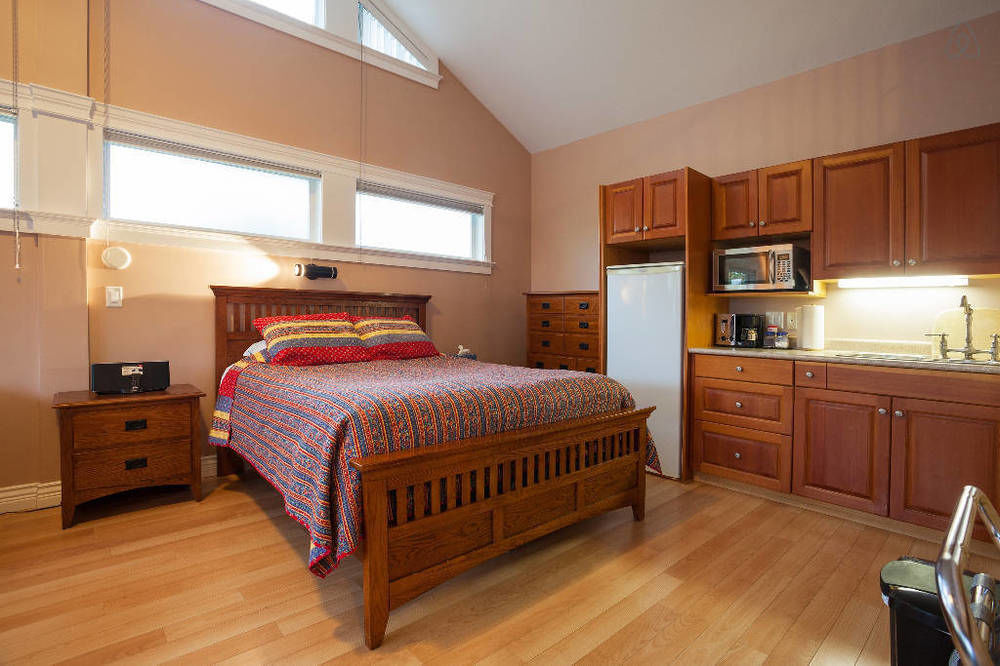 Birds Of A Feather Victoria Oceanfront Studio Suites Colwood Eksteriør billede