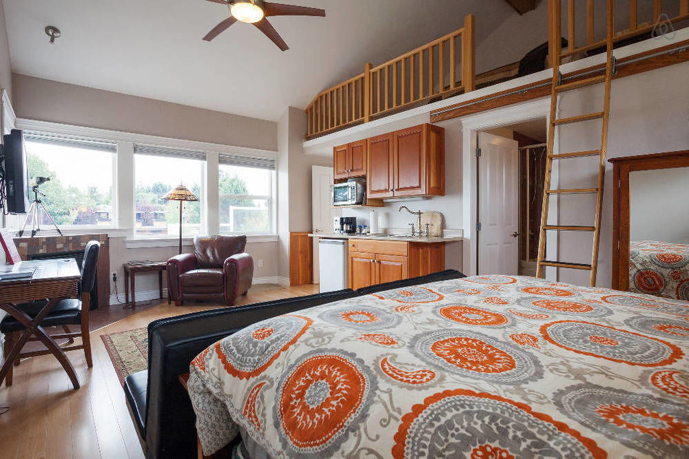 Birds Of A Feather Victoria Oceanfront Studio Suites Colwood Eksteriør billede