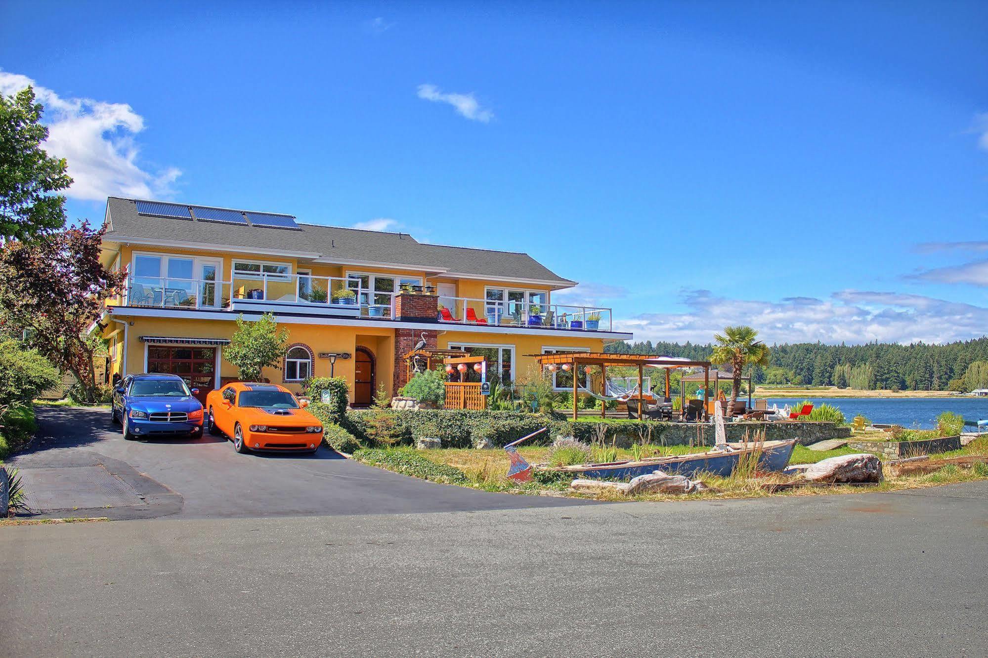 Birds Of A Feather Victoria Oceanfront Studio Suites Colwood Eksteriør billede