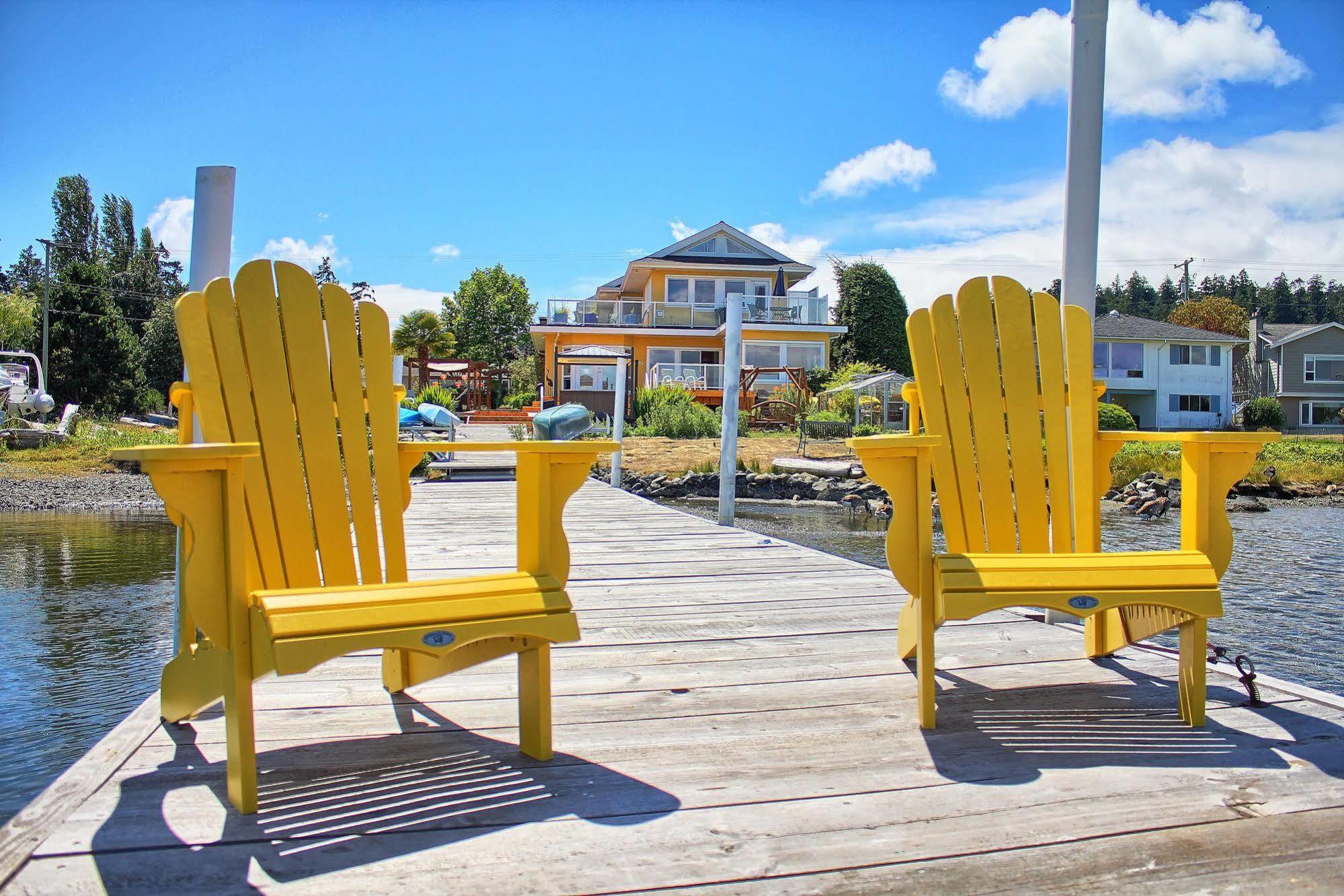 Birds Of A Feather Victoria Oceanfront Studio Suites Colwood Eksteriør billede