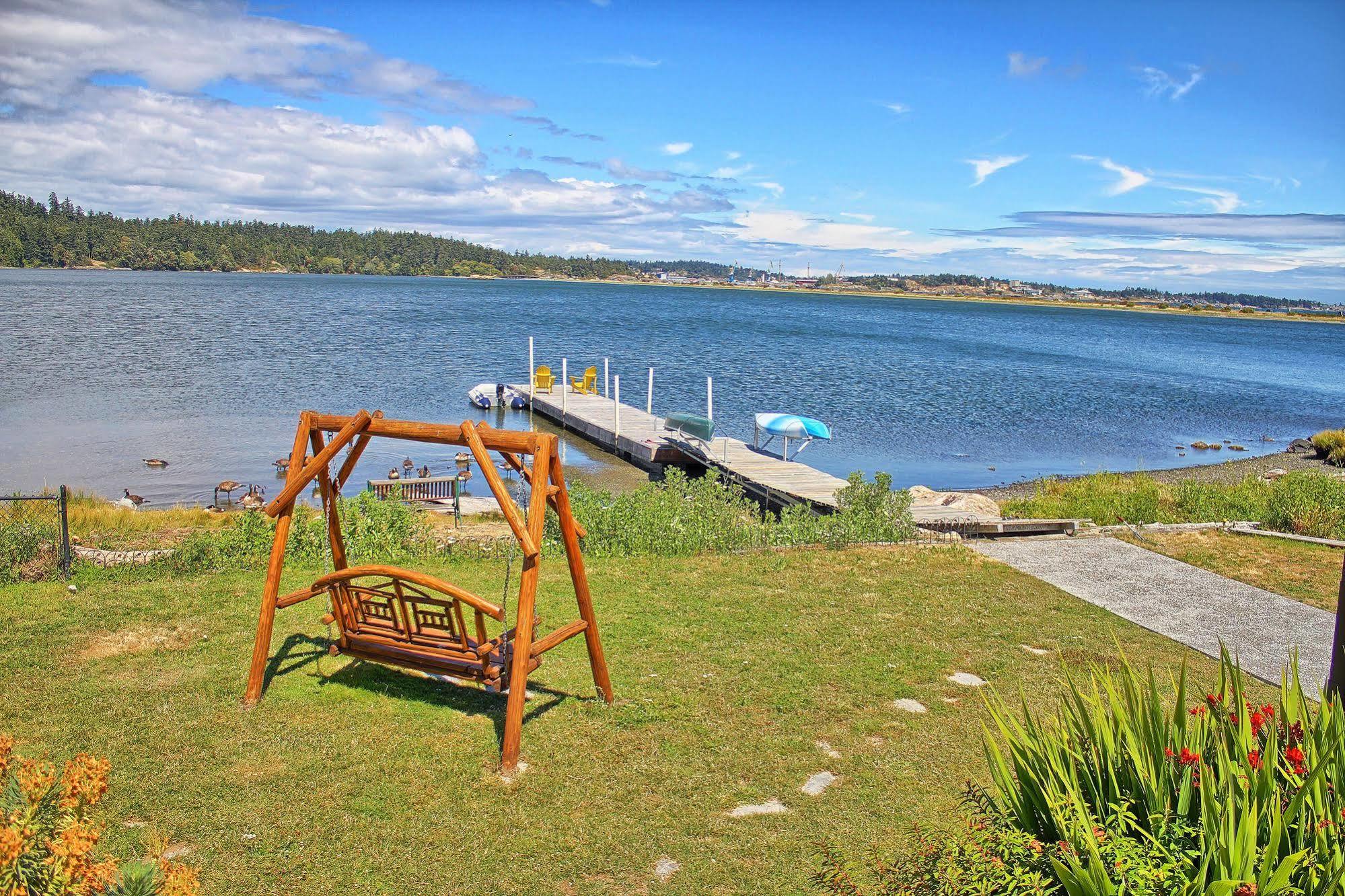 Birds Of A Feather Victoria Oceanfront Studio Suites Colwood Eksteriør billede