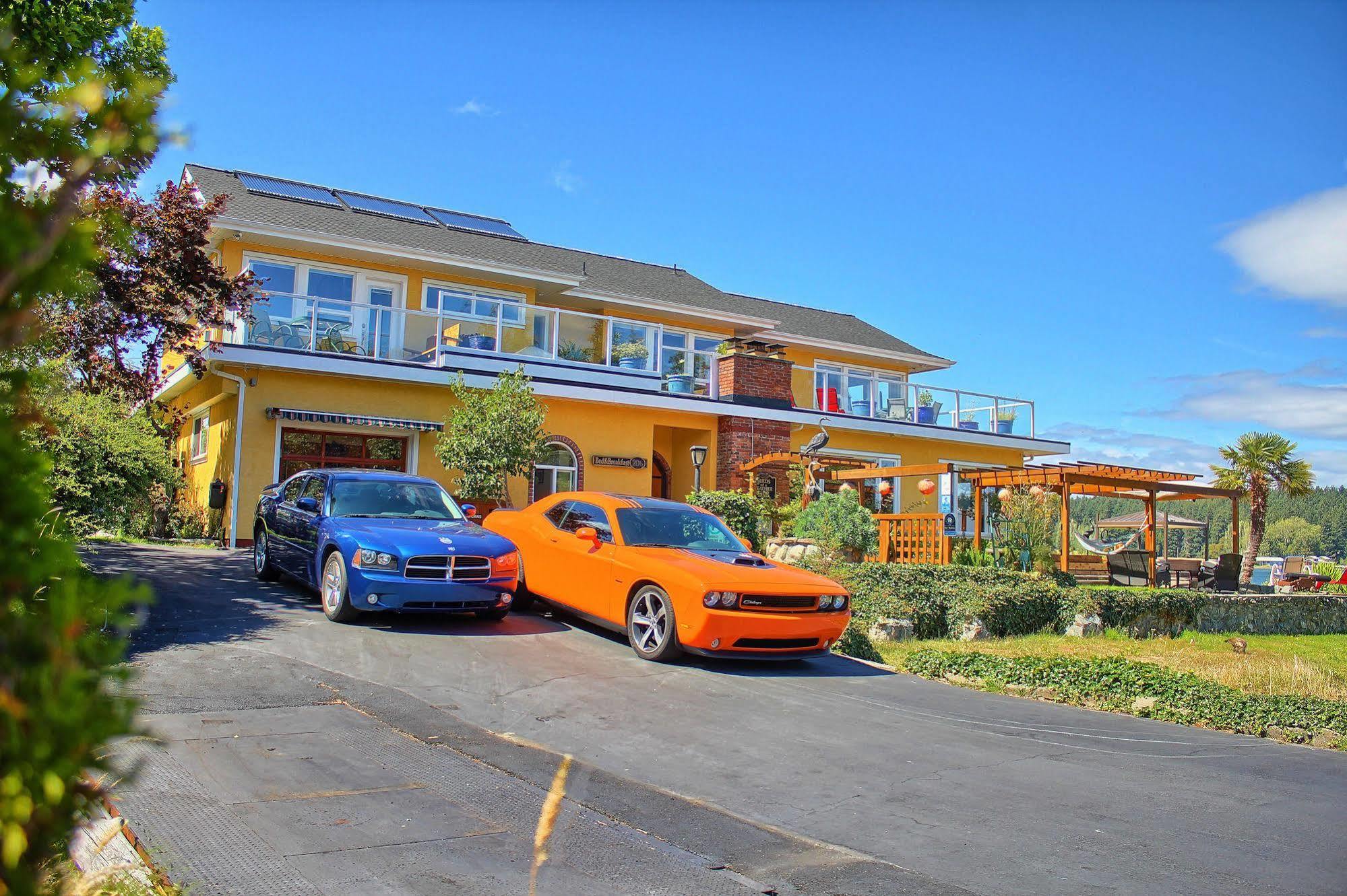 Birds Of A Feather Victoria Oceanfront Studio Suites Colwood Eksteriør billede