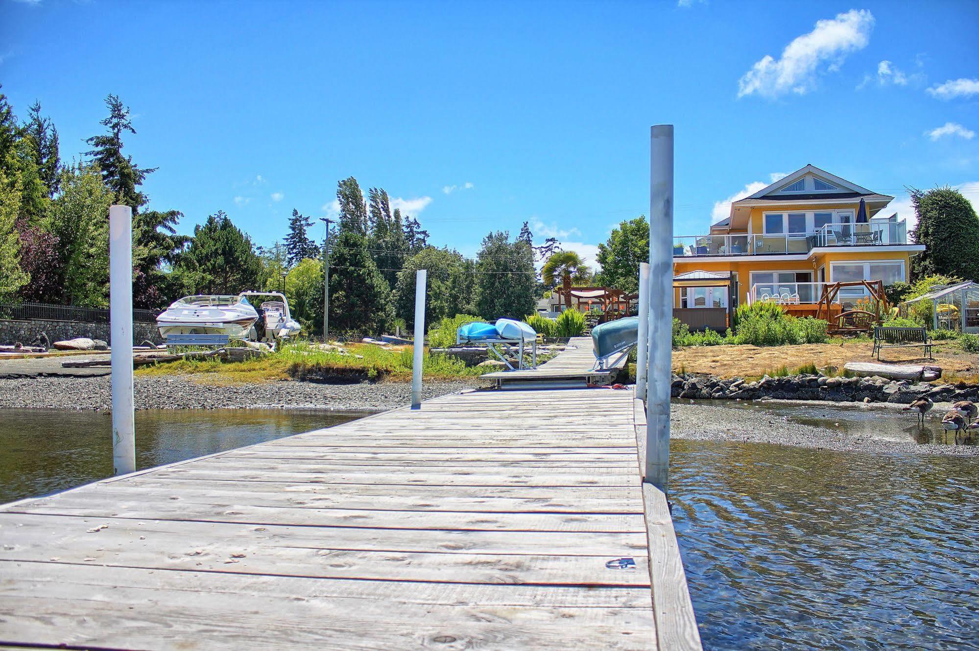 Birds Of A Feather Victoria Oceanfront Studio Suites Colwood Eksteriør billede