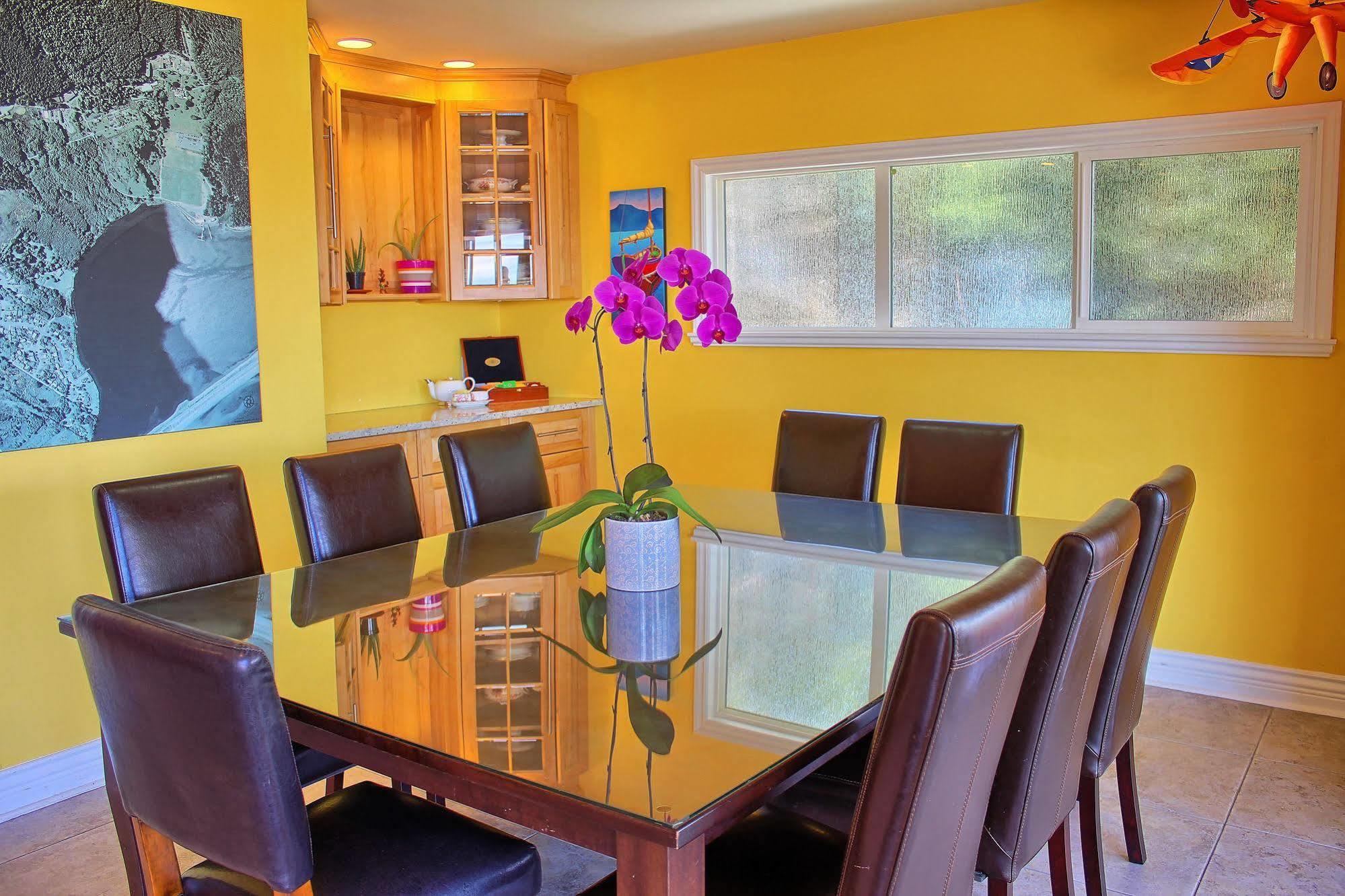 Birds Of A Feather Victoria Oceanfront Studio Suites Colwood Eksteriør billede